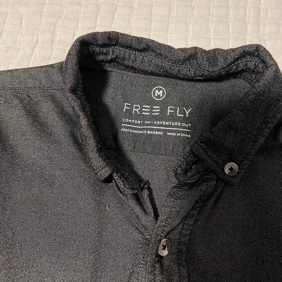 Free Fly Sullivan Shirt. Size medium. Color Chambray Charcoal - Picture 2 of 3